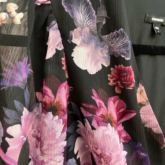 Beautifully dark floral moody maxi size med - Picture 2 of 7